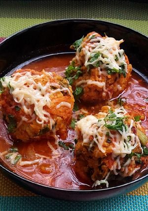 Ліниві голубці з листям мангольду/буряка, булгуром та куркою