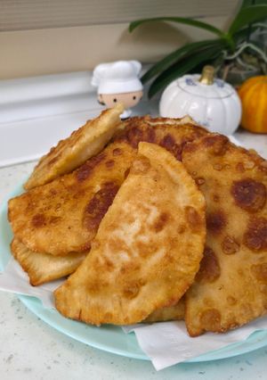 Міні чебуреки з куркою і сиром