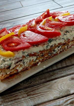 М’ясний торт з бринзою та зеленню