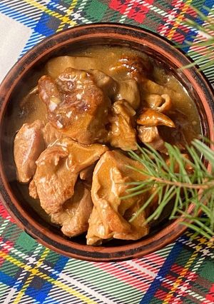 М’ясо тушковане з грибами