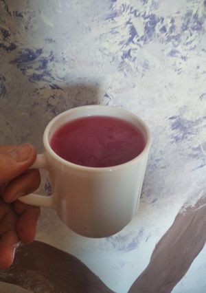 Компот з кизилу і яблук