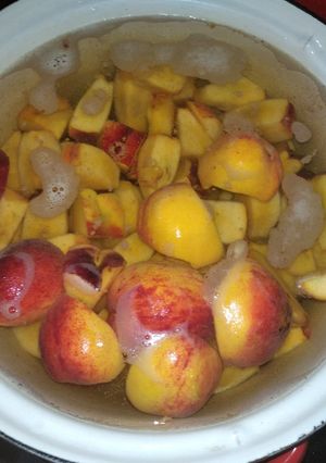 Компот з персиків "Економний"