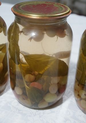 Компот з агрусу з м'ятою та лимоном