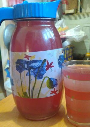 Компот з яблук, винограду, м'яти та шкірки від банана