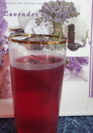 Легкий компот з ягід чорної смородини та порічки