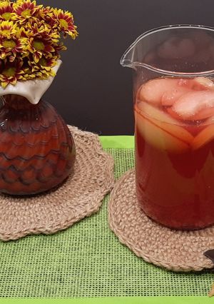 Компот з яблук, малини та винограду