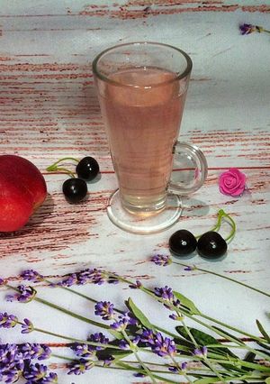 Компот із свіжих яблук