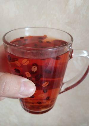 Лікувальний чай з гілочок малини та вишні