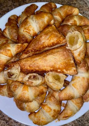 Міні круасани зі снікерсом, баунті і варенням до чаю