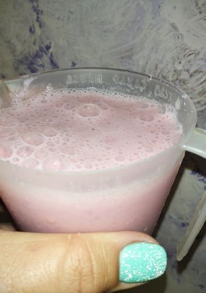 Полуничний коктейль "Радість малюка"