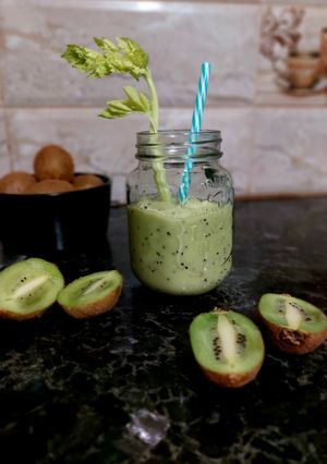 Смузі для схуднення з ківі та селерею