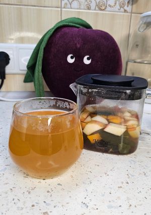 Фруктовий чай з апельсином і яблуком