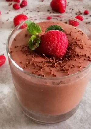 Шоколадно-полуничне смузі