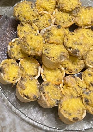 Жульєн з куркою та грибами в тарталетках