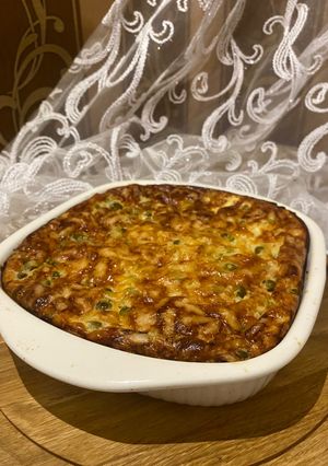 Білковий пиріг з куркою та горошком