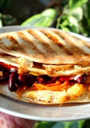 Буріто з квасолею і куркою