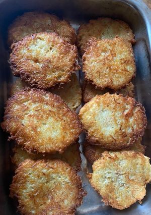 Деруни не класичні (з вершковим соусом, куркою і грибами)