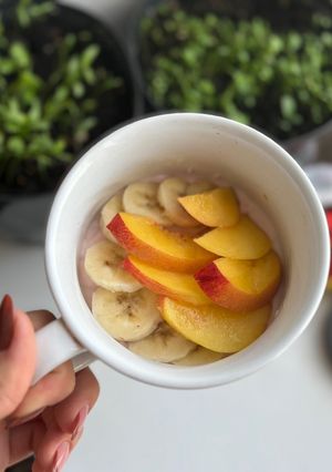 Йогурт з фруктами на сніданок за 5 хвилин!