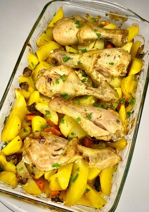 Запечена картопля з гомілками