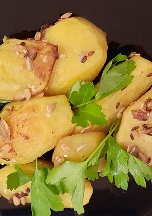 Картопля з насінням в духовці