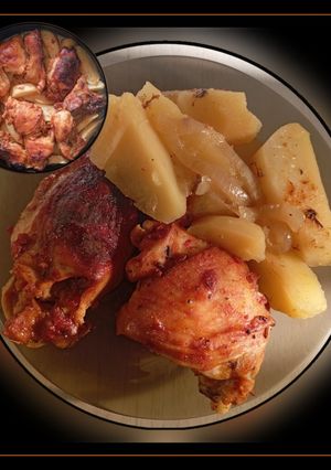 Картопля запечена з окорочками в соусі солодкий чилі