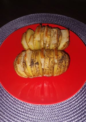 Картопля "Гармошка" в кожурі з салом