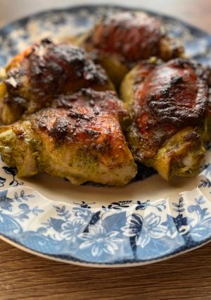 Курка запечена з соусом песто