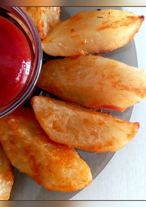 Молода картопля по-селянськи з гірчицею, копченою паприкою, соусом чилі та імбиром