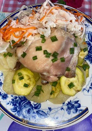 Куряче стегно із картоплею