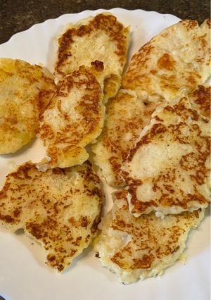 Оладки з цвітної капусти, картоплі та сиру