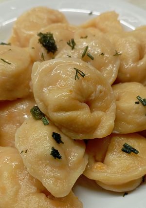 Пельмені з куркою із гарбузового тіста