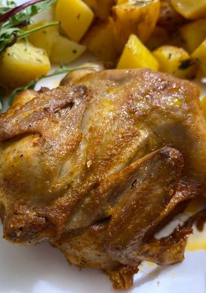 Перепілка запечена в духовці з картоплею