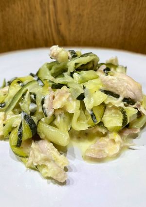 Паста з кабачка (цукіні) з куркою