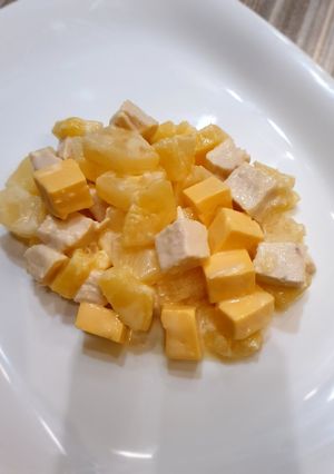 Салат "Ананасова курочка"