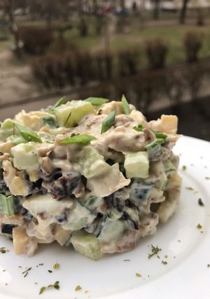 Салат «Курка з чорносливом»