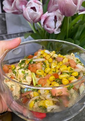 Салат з кукурудзи і курки