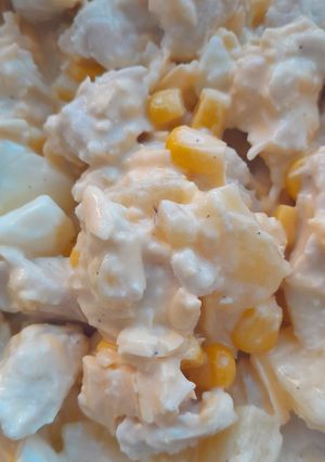 Салат з куркою і ананасами