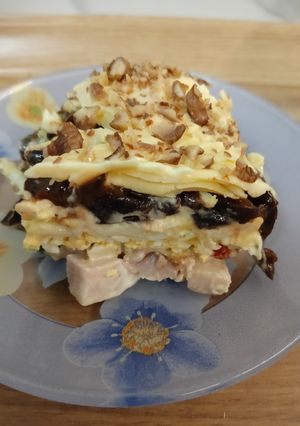 Салат з куркою і чорносливом