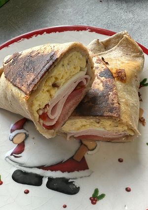 Сніданок з лаваша та яйця