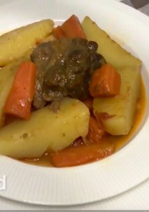 Тушкована картопля з м’ясом