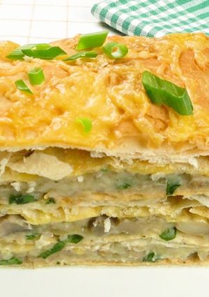 Горячий закусочный наполеон с картофельно-грибной начинкой