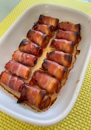 Закуска из бекона с фиником