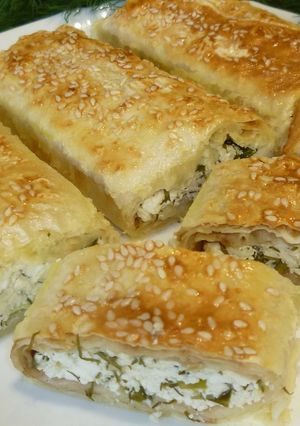 Закуска из лаваша с творогом и зеленью в духовке