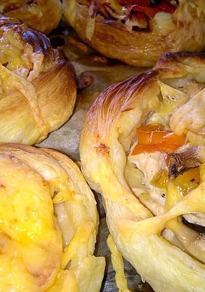 Праздничная горячая закуска из слоеного теста