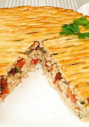 Закусочный пирог с куриным фаршем и помидорами | Snack pie with chicken mince and tomatoes