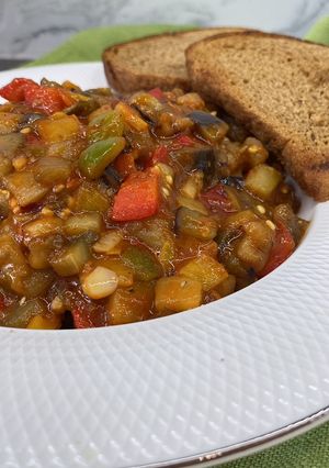 Закуска з баклажанів та болгарського перцю