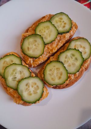 Закуска з кільки та яєць