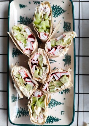 Закуска з крабовими паличками в лаваші