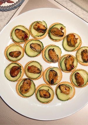 Закуска з мідіями