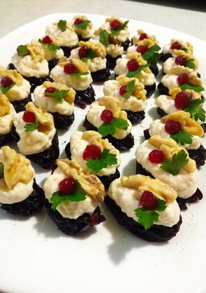 Закуска із чорнослива